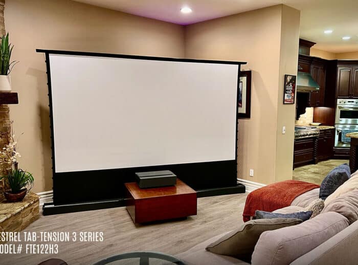 Kestrel_Tension3_Lifestyle_Livingroom_Text Kestrel_Tension3_Lifestyle_Livingroom_Text