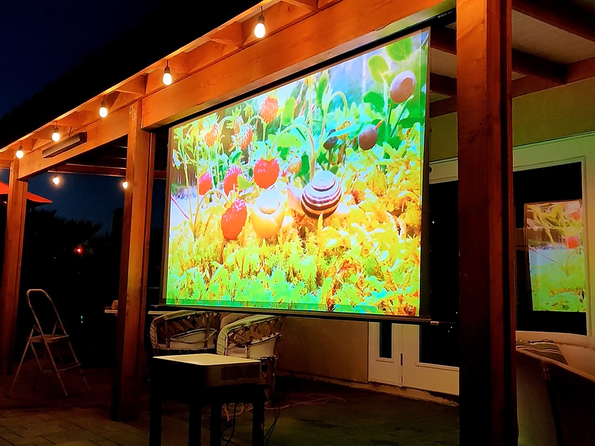 Enjoy the Great Outdoors with an Outdoor Projector Screen